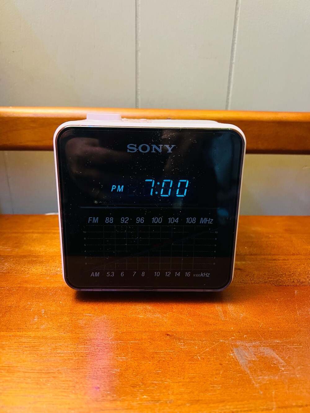 PINK Vintage Sony Dream Machine FM/AM Digital Clock Radio Model ICF-C10W